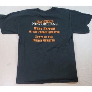 Vtg Hooters Men Shirt M Black Graphic Print Clean French Quarter Short Sleeve